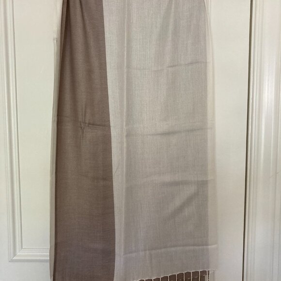 Banana Republic taupe ivory fringed scarf - Picture 14 of 15